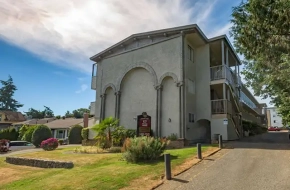 Mayfair Manor Apartments – 1 Bedroom available at 827 Selkirk Av